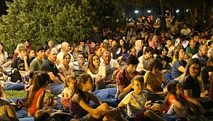 Açık hava sinema günlerinde Kemal Sunal anıldı