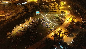 Akhisarlılar açık hava sinema günlerini çok sevdi