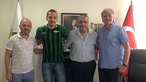 Bertuğ Bayar Akhisarspor'a transfer oldu