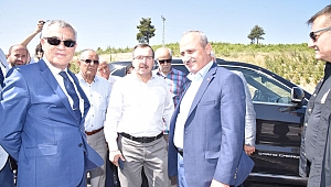 Ulaştırma ve Altyapı Bakanı Mehmet Cahit Turhan, İzmir-İstanbul Otoyolunu İnceledi
