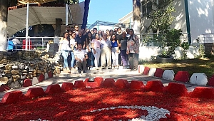 ADD GENÇLİK KOLLARINDAN HUZUR EVİNE BAYRAM ZİYARETİ