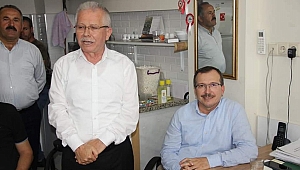 AKHİSAR AK PARTİ DE BAYRAMLAŞMA YAPILDI