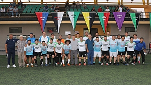 Akhisar Nostalji Futbol Turnuvası başladı