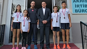 AKHİSAR HALK EĞİTİMİ MERKLEZİ KURSİYERLERİ BAŞARILARINA YENİSİNİ EKLEDİ