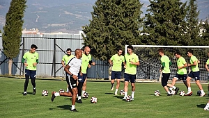 Akhisarspor milli arada hücum çalışıyor