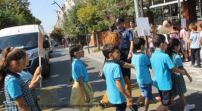 AKHİSARDA 'DA YAYA NÖBETİ