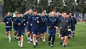 Akhisarspor liderlik peşinde