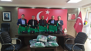 ATSO’DAN ÖĞRENCİLERE EŞOFMAN TAKIMI