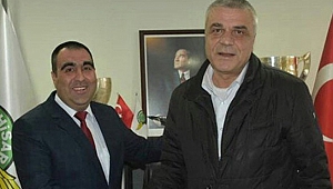Akhisarspor'da Hüseyin Eryüksel başkanlığı devretti!