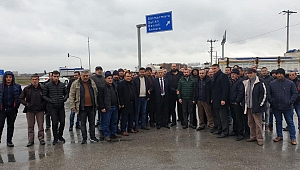 AKHİSAR'DA KAMYON VE TIR ŞÖFÖRLERİ İSYAN ETTİ