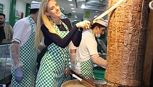 EKREM COŞKUN DÖNERDE WİLMA ELLES KUYRUĞU