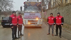 Kendi kaygısını unutan Akhisarlılar, Elazığ ve Malatya’ya destek oldu