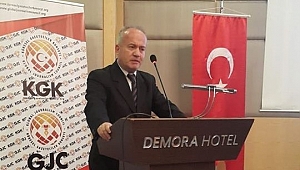 Özen, “Gazeteciler işsizken 10 Ocak iyi dilekten öteye geçemez”