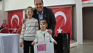 Akhisar’da çocuklar eğlenirken ailelere psikolojik destek