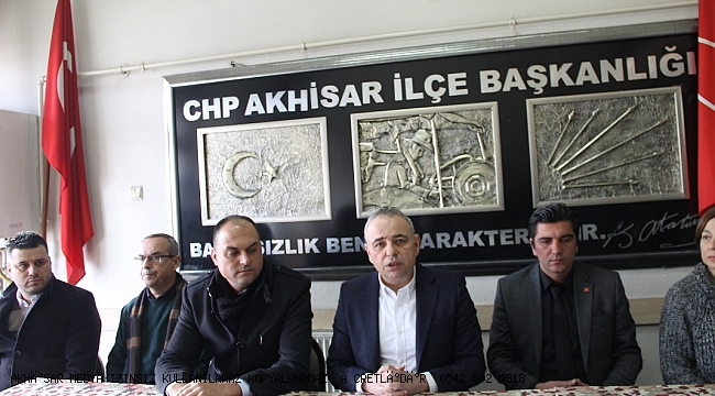 Bakırlıoğlu Akhisar depremi yaşarken kendinden daha zor şartlardaki insanlara yardımlarını gördük