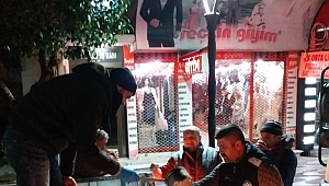 Depremzedelere Sıcak Çorba Dağıtımı Devam Ediyor