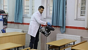 Akhisar’da okullar virüs tehdidine karşı dezenfekte ediliyor