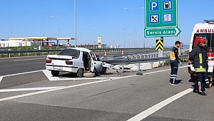 Akhisar' da otomobil kontrolden çıkarak bariyerlere çarptı 3 ölü 1 yaralı