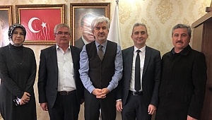 Salih Hızlı, Balıkesirliler Derneği Yönetimini kabul etti.