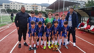 Yıldırımspor Kuşadasından Kupayla döndü