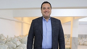 Akhisar halkının yardımları belediye tarafından dağıtılıyor