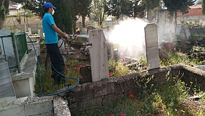 Akhisar Mezarlıklarında Bayram Hazırlığı