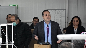 Belediye ile halk, dayanışmayla 100 bin adet maske üretiyor