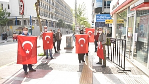İlimiz Genelinde Vatandaşlara Türk Bayrağı Dağıtıldı