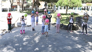 Belediye Başkanı Besim Dutlulu çocukları sevindirdi