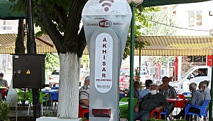 Akhisar Belediyesi’nden şehrin 7 noktasında vatandaşlara ücretsiz internet hizmeti