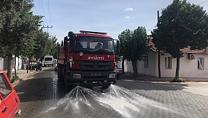 Akhisar'da Karantina Altındaki Sokaklar Dezenfekte Edildi