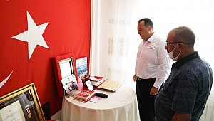 Akhisar Belediye Başkanı Besim Dutlulu, Şehit ailelerini ziyaret ederek, Kurban Bayramlarını kutladı.