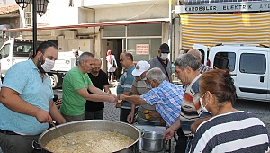 8 Sokak Esnafından Aşure Hayrı