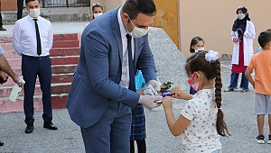 Başkan Ergün Sözünü Tuttu 17 İlçede Öğrencilere Kuru Üzüm ve Mesir Macunu Dağıtıldı