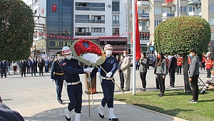 29 EKİM Çelenk koyma Töreni yapıldı