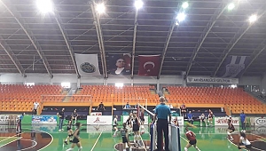 Akhisar Gücü Set Vermeden Rahat Kazandı