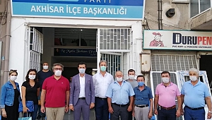 AKHİSAR KAHVECİLER ESNAF ODASI İYİ PARTİ'YE ZİYARET ETTİ