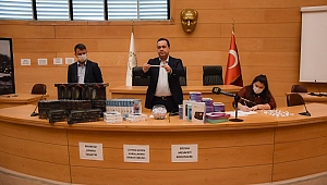 İhtiyaç sahibi öğrenciler canlı yayında tabletleriyle buluştu