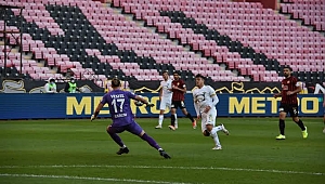 Akhisarspor bu sezon deplasmanda ilk galibiyetini aldı