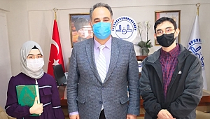 Akhisar Müftülüğü’ne bağlı Kur’an kurslarında hafızlık eğitimi devam eden öğrenciler birinci oldu.