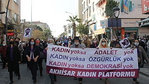 8 Mart Dünya Emekçi Kadınlar Günü'nde Akhisar'da kadınlardan mor yürüyüş