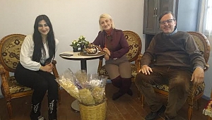 AKHİSAR MEDYA'NIN KONUĞU GENÇ MÜZİSYEN MELİSA AYKUŞ