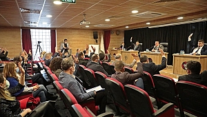 Akhisar Belediye Meclis Toplantısı ilk kez Uğur Mumcu Kültür ve Sanat Merkezi’nde yapıldı