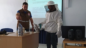 Akhisar Halk Eğitimi Merkezi Müdürlüğü ve Akhisar ilçe tarım Müdürlüğü iş birliğinde arıcılık kursu açıldı.