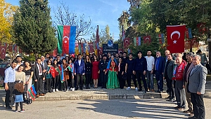 Hoşgül “Bayrakları Bayrak Yapan Üstündeki Kandır Toprak Eğer Uğrunda Ölen Varsa Vatandır”