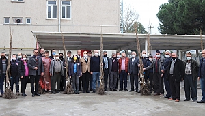 ÜRETİCİLERE CEVİZ FİDANI DAĞITIMI YAPILDI