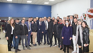 AKHİSAR BERBERLER KUAFÖRLER ODASI 25 YIL SONRA DURMUŞ ÖZÇELİK DEDİ