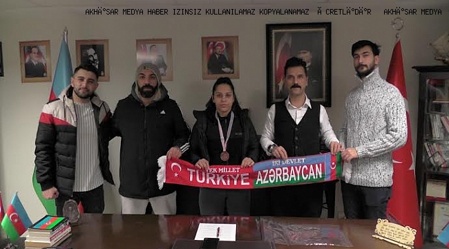 Türkiye 3.sü Manisalı Boksör Elif Zeyrek’den Manisa Azerbaycan Kültür Ve Dayanışma Derneğine Ziyaret