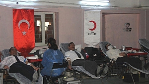 Manisa Sana Kanım feda kan ve kök hücre bağış kampanyası büyük ilgi gördü