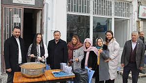 Akhisar İyi Parti Kadın Politikaları Başkanlığı 18 Mart Şehitlerine Helva Hayrı Düzenledi